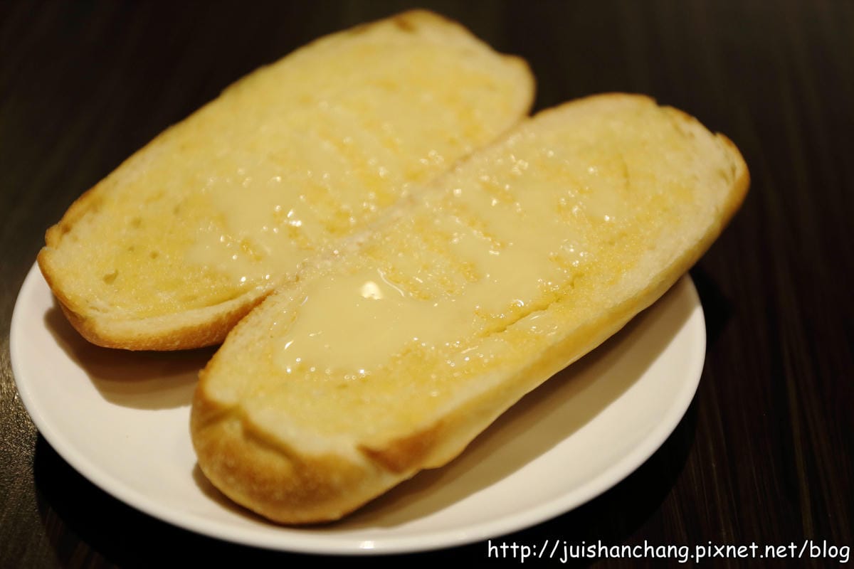 【食記║新竹】哄供茶餐廳～小吃街裡的大驚喜，道地平價美味港式料理