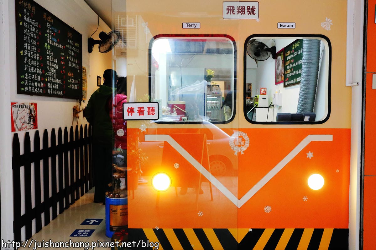 【食‖台北】捲餅咬鹿〜初鹿鮮奶作成餅皮，捲餅界的LV啦！