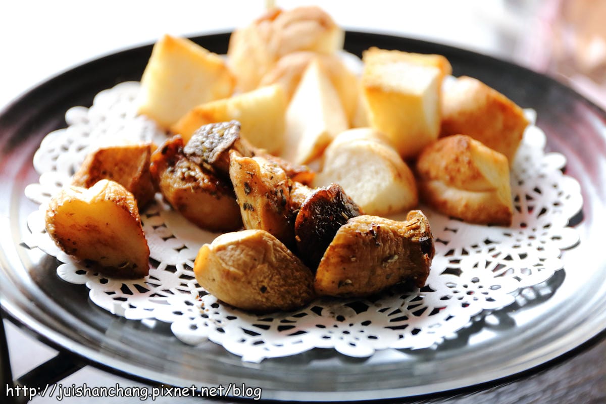 【食‖彰化】原覺咖啡～員林火車站附近美食大發現，濃郁到爆的起司鍋！