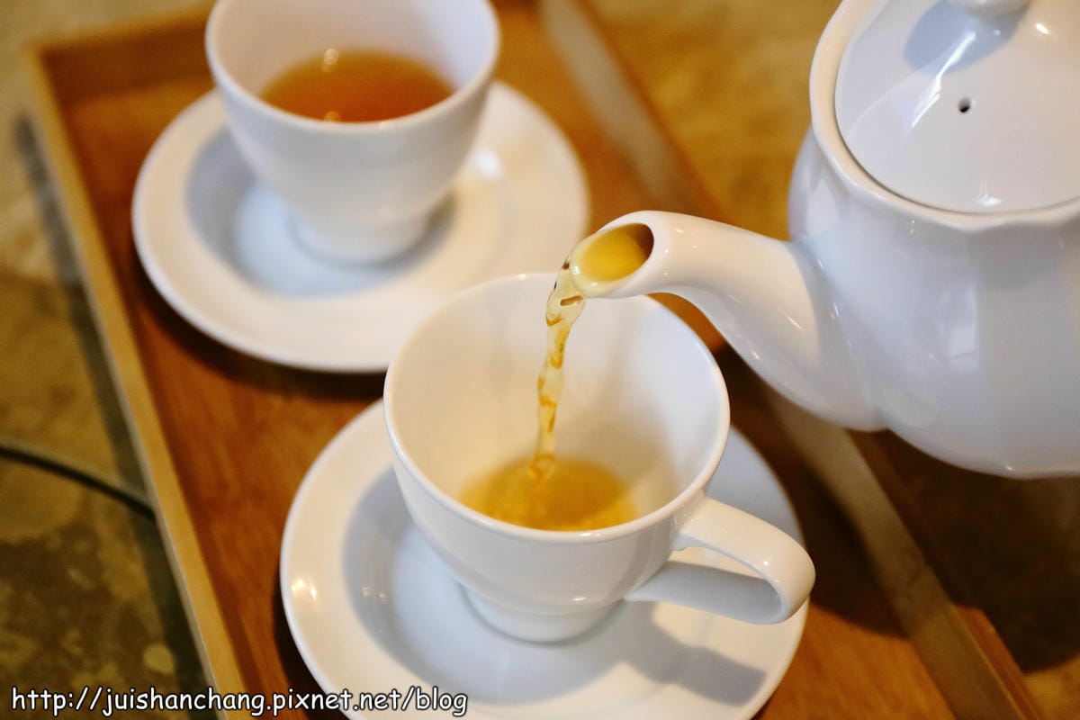 【食‖台北】吳阿水老茶館～老屋吃老火鍋品老茶？！