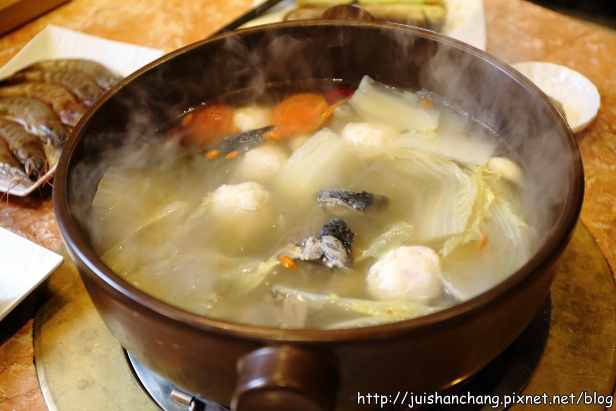 【食‖台北】吳阿水老茶館～老屋吃老火鍋品老茶？！