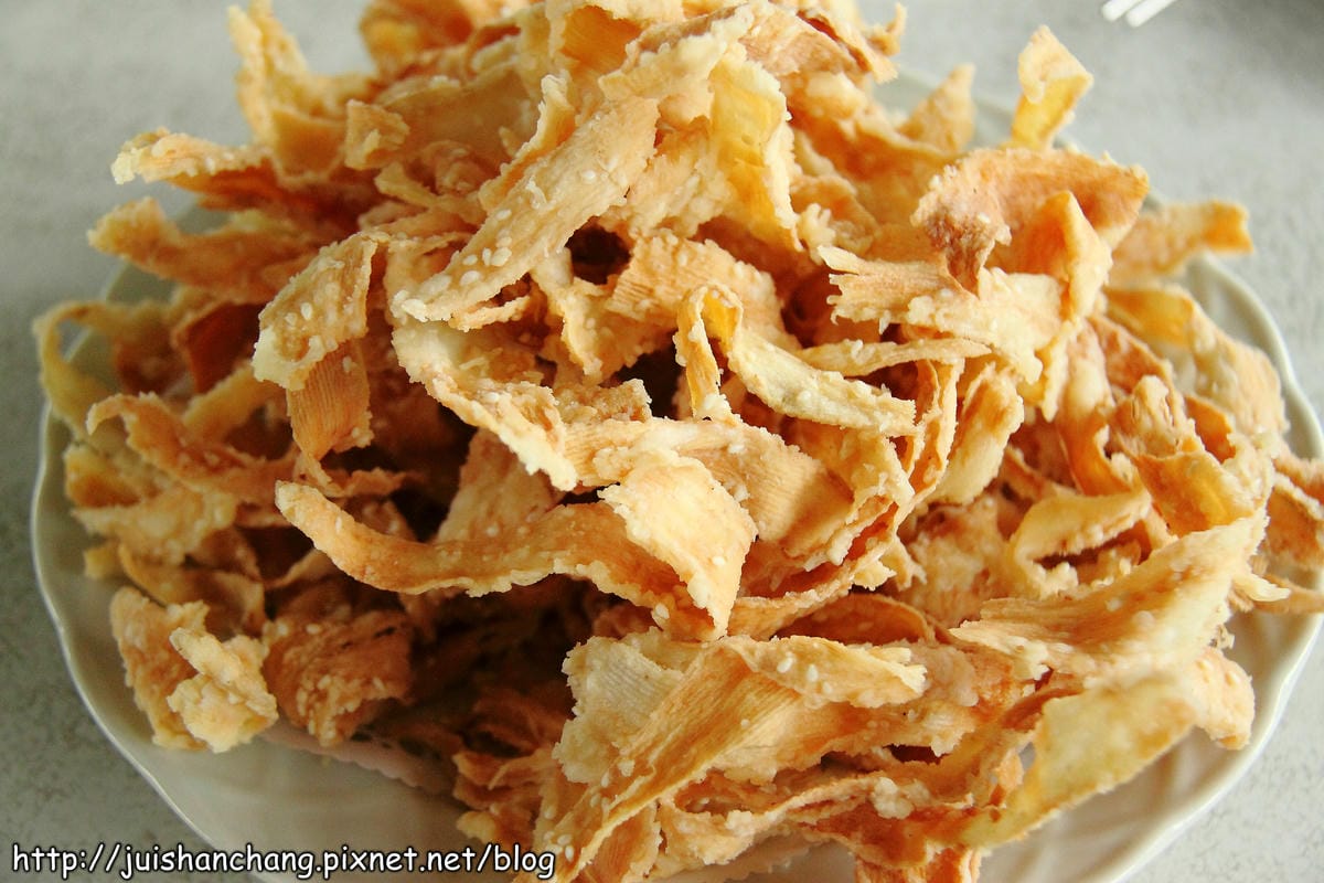 【食‖宜蘭】雷公埤冷泉碳烤～宜蘭隱藏版美食，大嗑烤魚，現撈ㄟ才敢大聲！