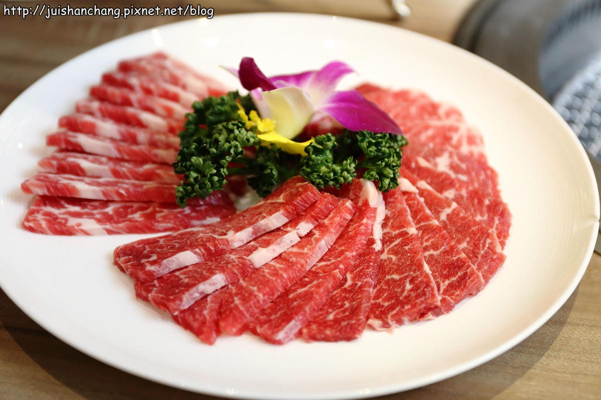 【食‖台中】老井極上燒肉～味蕾頂級饗宴，嚴選食材，令人口水直流的燒烤