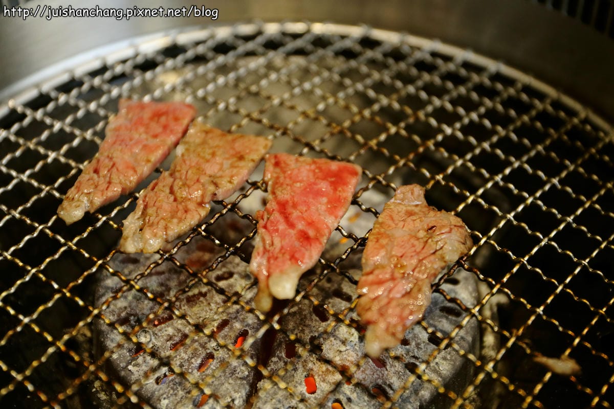 【食‖台中】老井極上燒肉～味蕾頂級饗宴，嚴選食材，令人口水直流的燒烤