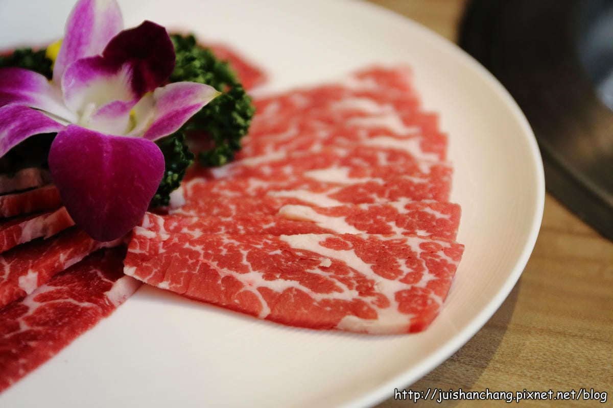 【食‖台中】老井極上燒肉～味蕾頂級饗宴，嚴選食材，令人口水直流的燒烤