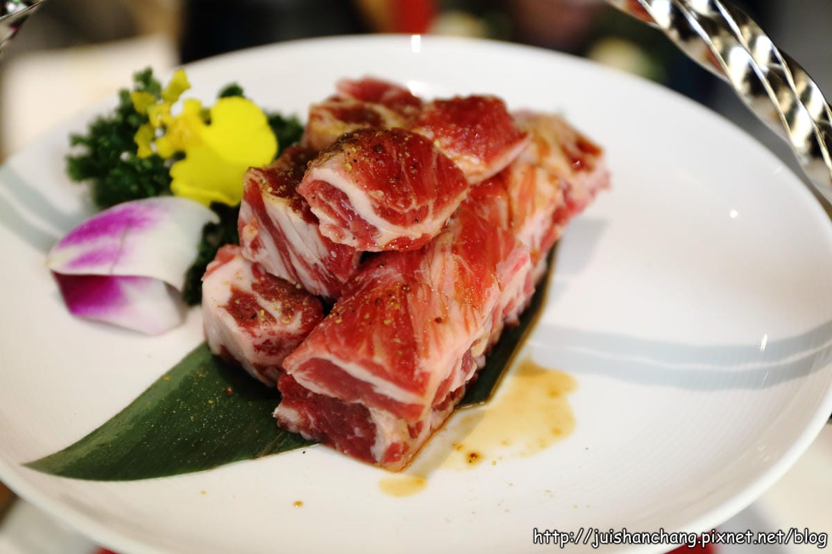 【食‖台中】老井極上燒肉～味蕾頂級饗宴，嚴選食材，令人口水直流的燒烤