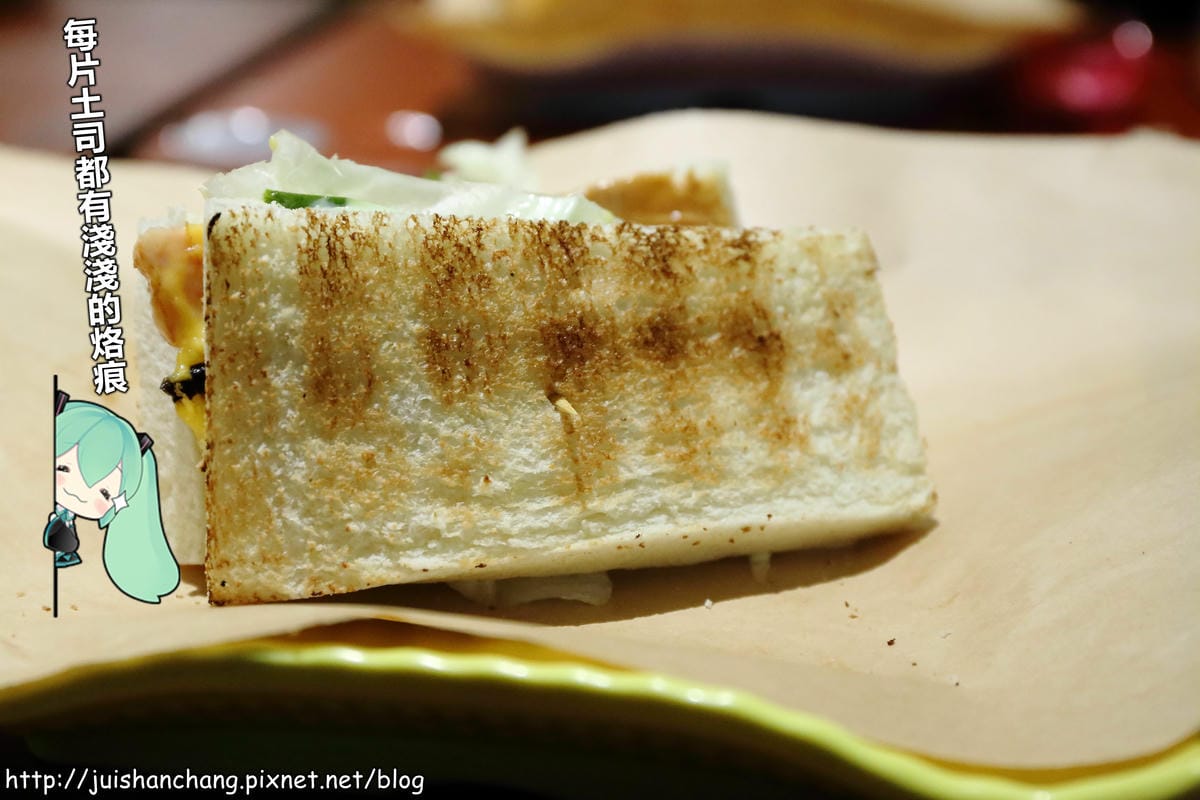 【食║台北】高三孝碳烤吐司～古早味碳烤吐司隱身南門市場小巷弄
