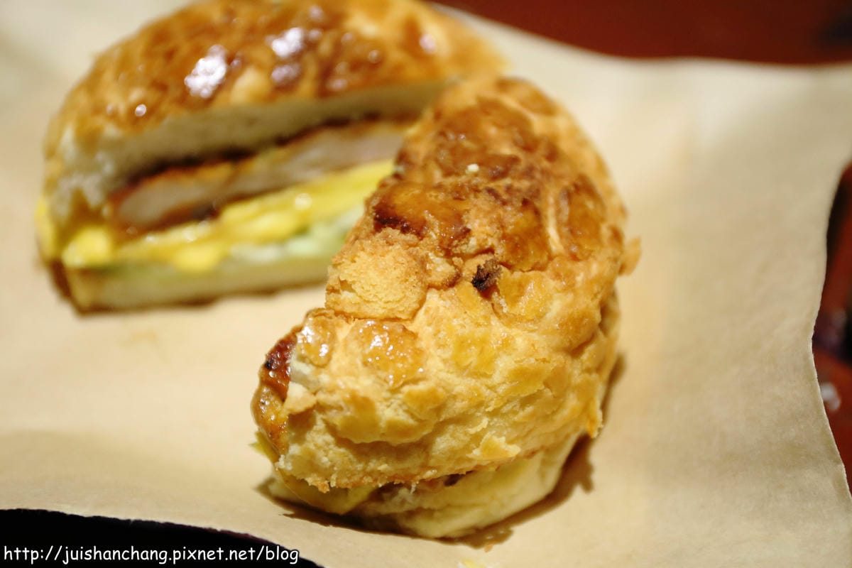 【食║台北】高三孝碳烤吐司～古早味碳烤吐司隱身南門市場小巷弄