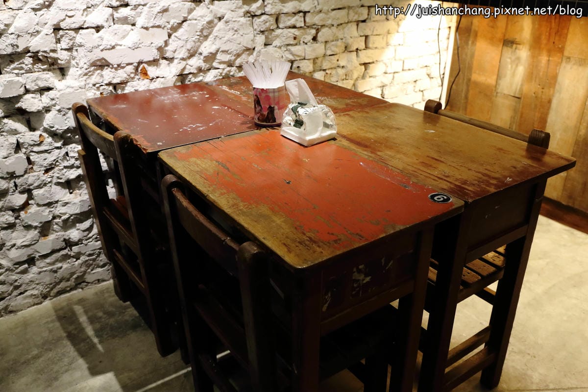 【食║台北】高三孝碳烤吐司～古早味碳烤吐司隱身南門市場小巷弄