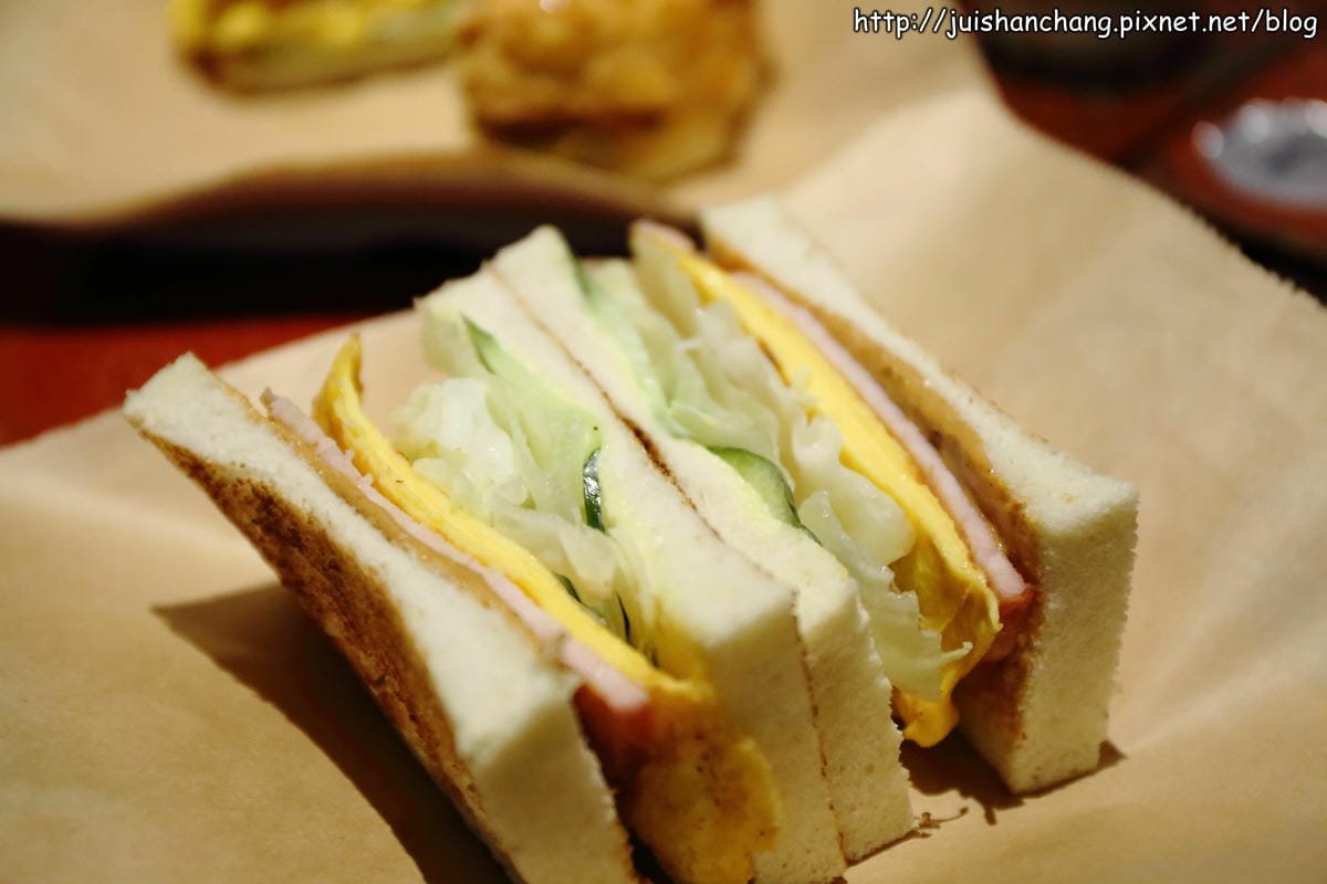 【食║台北】高三孝碳烤吐司～古早味碳烤吐司隱身南門市場小巷弄