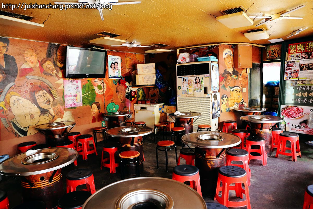 【2014。韓國首爾自由行║弘大站】홍익숮불갈비弘益炭火烤肉～吃不膩肥到無怨尤……