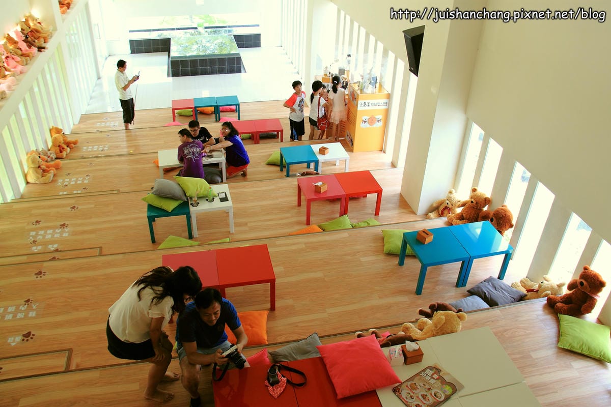 【食║彰化花壇】全國麗園咖啡廳～泰迪熊主題咖啡廳，萌殺啦！