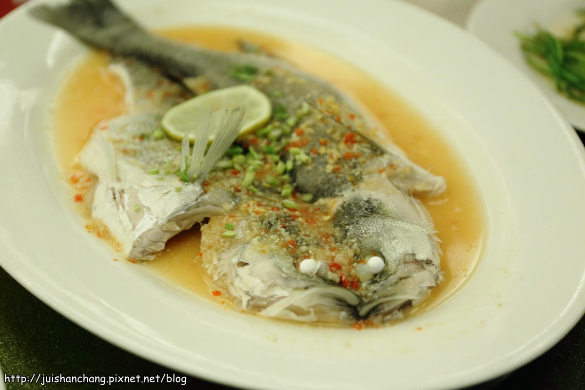 【食║台中】阿秋大肥鵝～快來感受肥嫩多汁的好滋味吧！