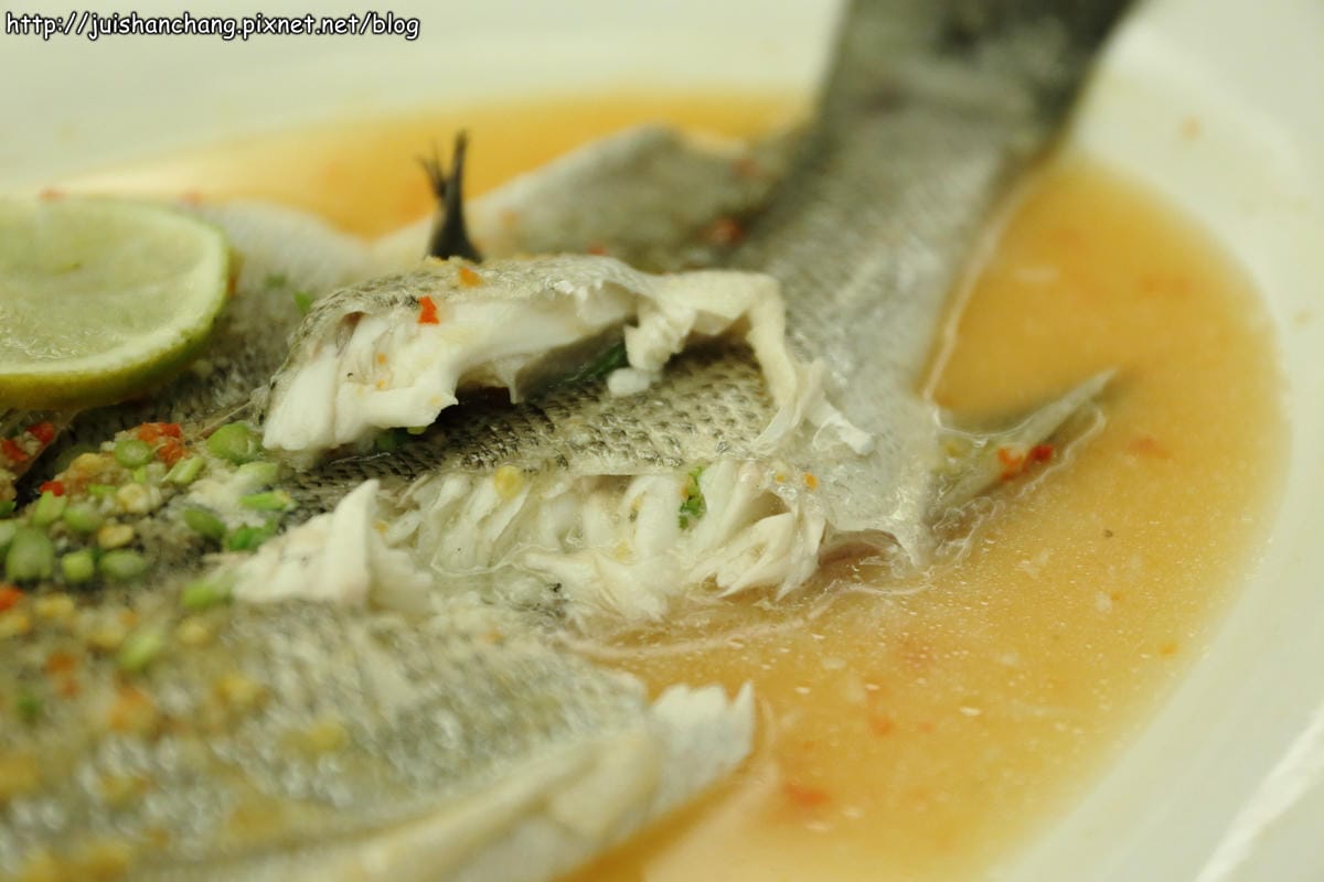 【食║台中】阿秋大肥鵝～快來感受肥嫩多汁的好滋味吧！