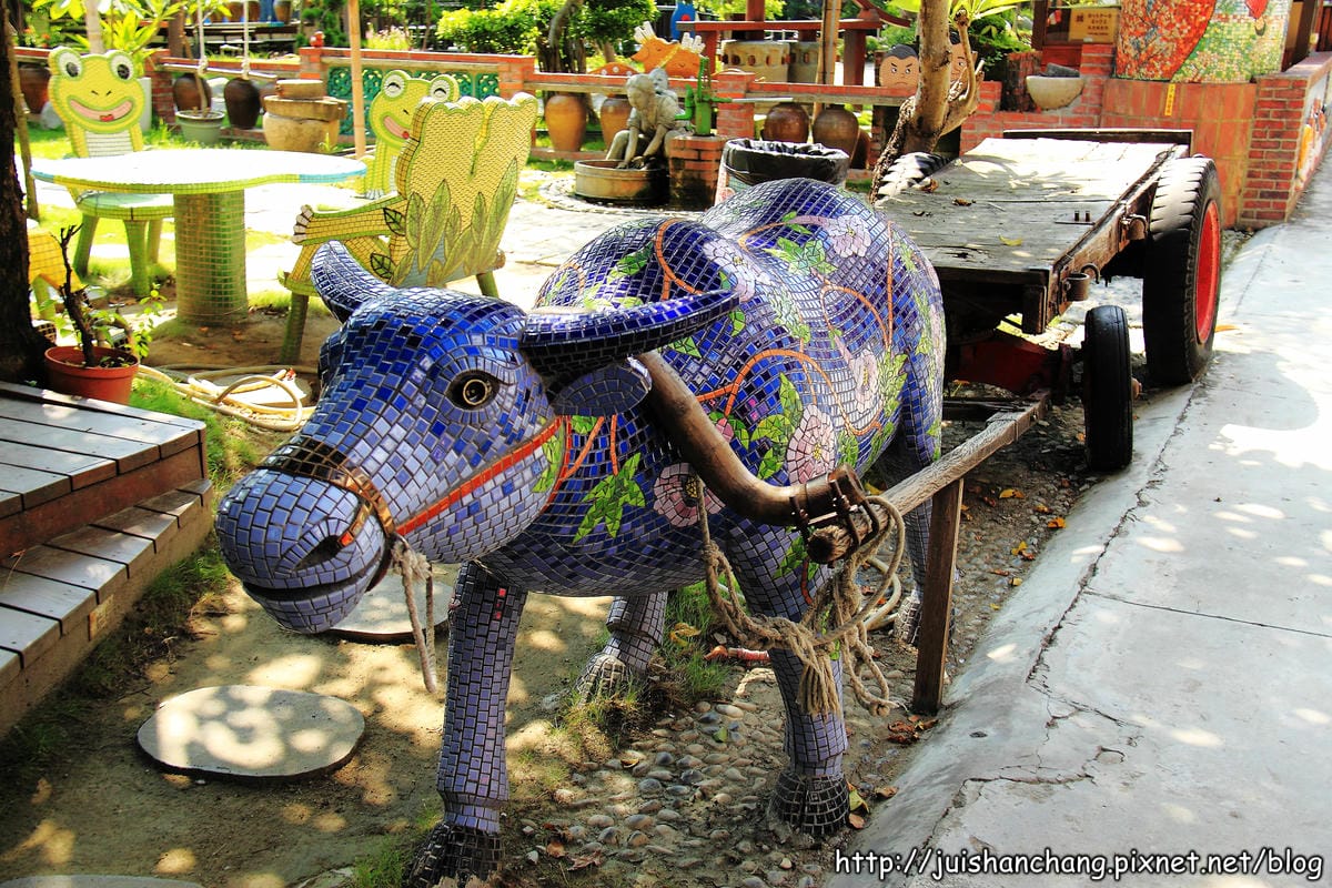 【遊║嘉義新港】板頭村交趾剪粘藝術村～充滿童趣的小村落，來玩抓迷藏吧！
