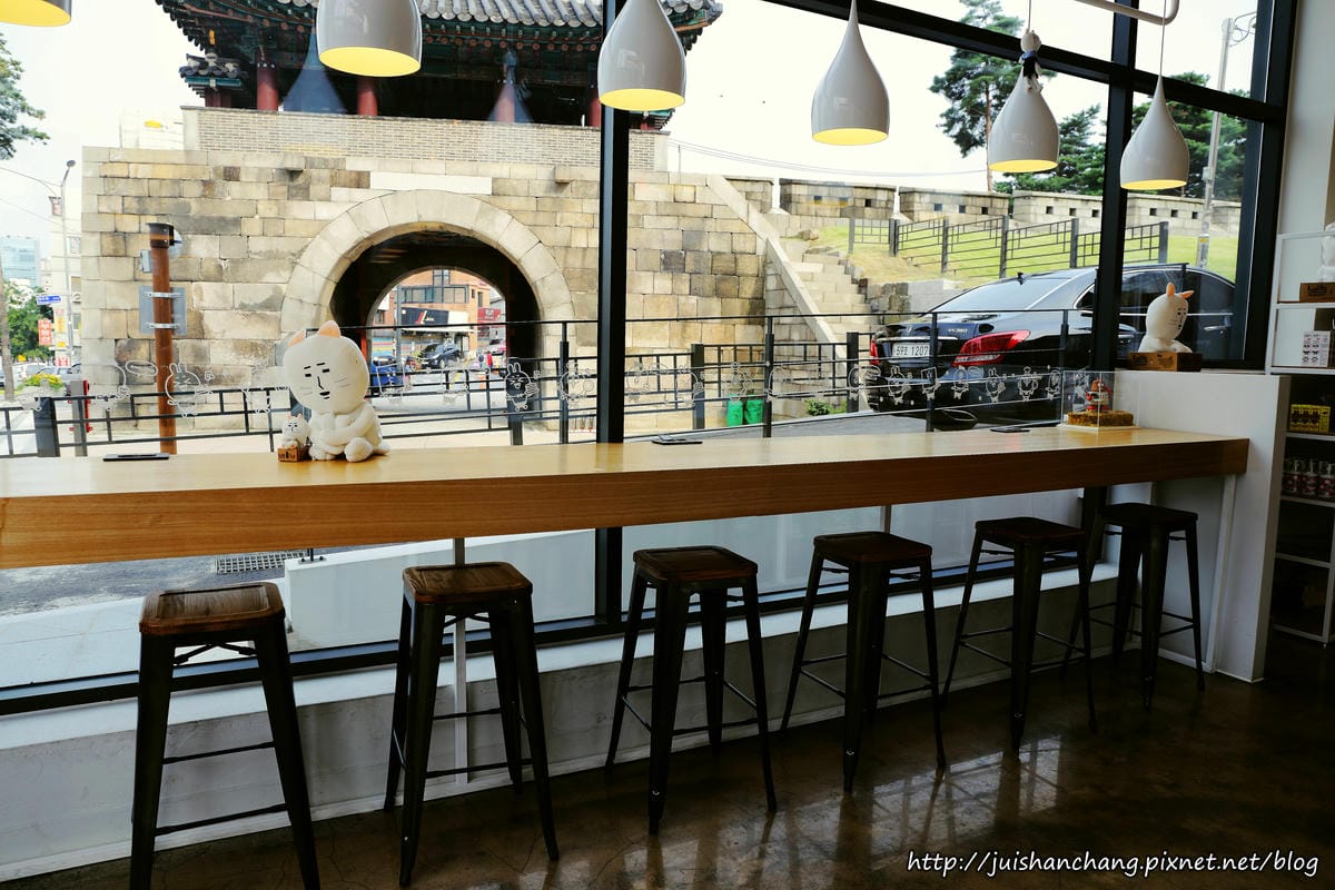 【2014。韓國首爾自由行║東大門站】Cafe MAJO&SADY～大人瘋狂小孩尖叫，獨創可愛卡通主題餐廳