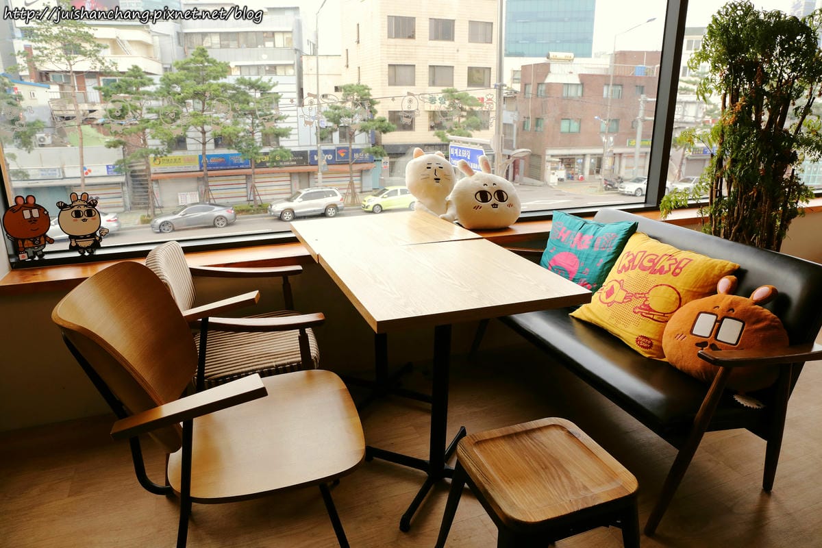 【2014。韓國首爾自由行║東大門站】Cafe MAJO&SADY～大人瘋狂小孩尖叫，獨創可愛卡通主題餐廳