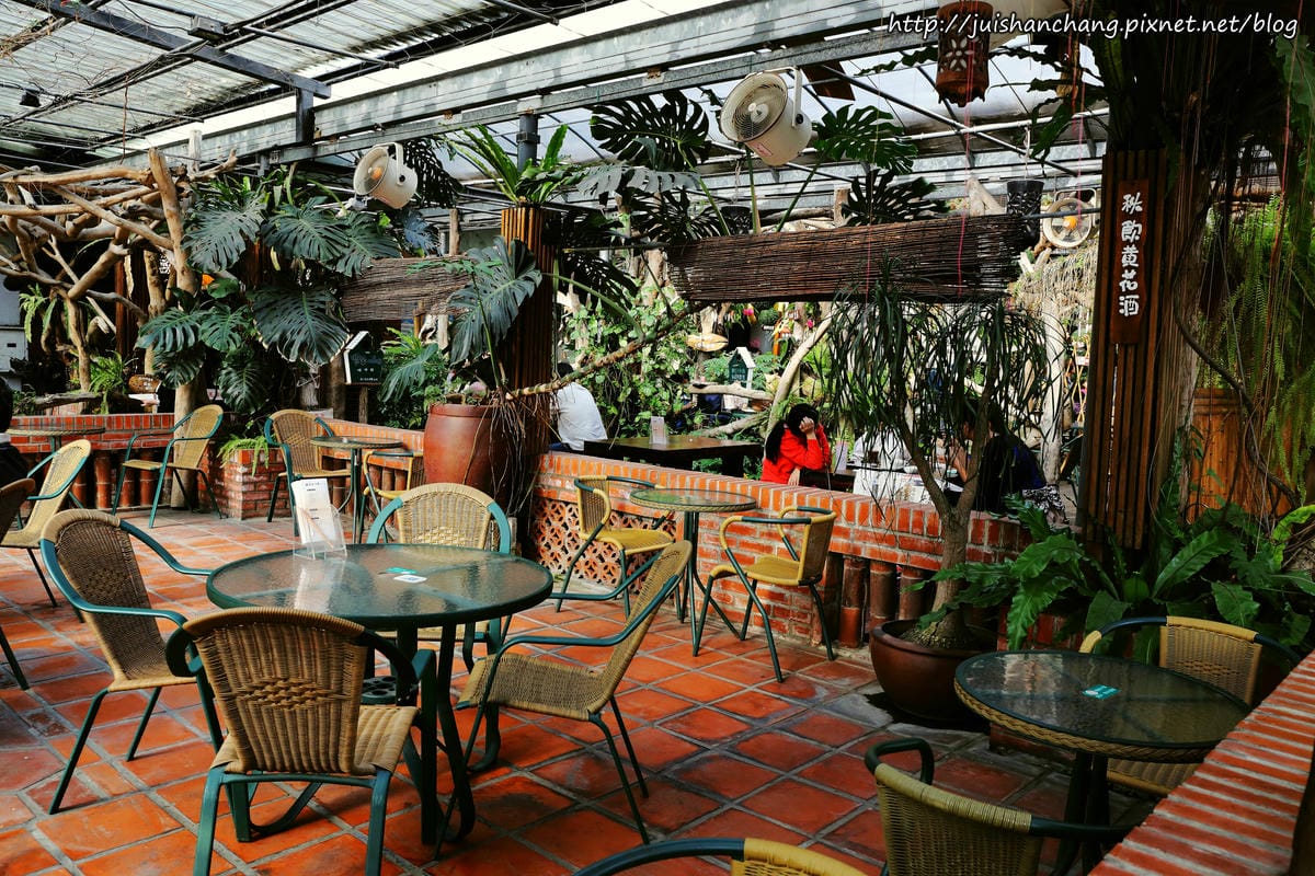 【遊║台北】台北花卉村～不用衝嘉義瑞里，台北就有超夢幻紫藤花！