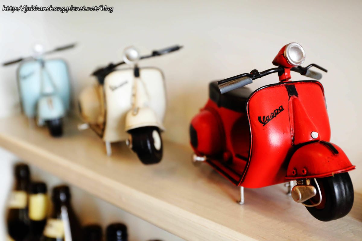 【食║台北】南西六號公寓～鐵鍋鬆餅與狗店長Peko的親密時光，吠～