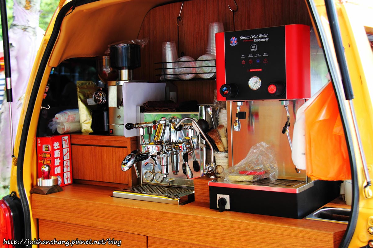 【食║桃園】麥方ㄆㄤˋ咖烘焙坊～龍貓再現？！超卡哇伊龍貓胖卡街頭啪啪走？！