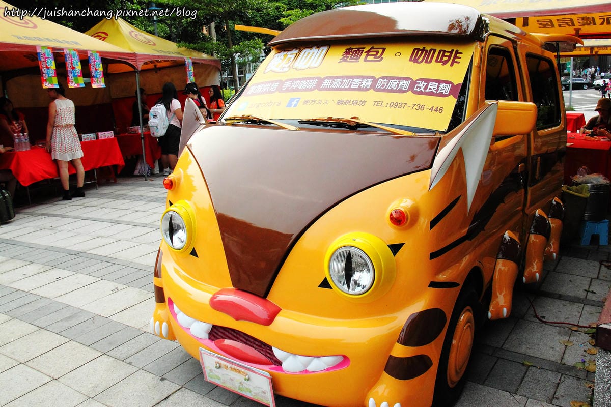 【食║桃園】麥方ㄆㄤˋ咖烘焙坊～龍貓再現？！超卡哇伊龍貓胖卡街頭啪啪走？！