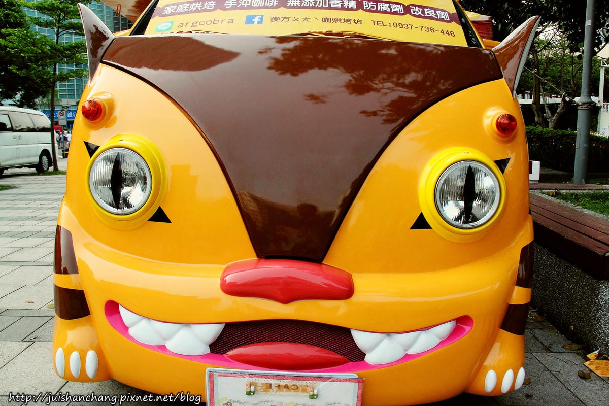 【食║桃園】麥方ㄆㄤˋ咖烘焙坊～龍貓再現？！超卡哇伊龍貓胖卡街頭啪啪走？！