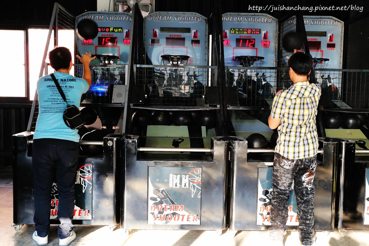 【遊║新北中和】全球複合式休閒館～釣蝦/保齡球/棒球/壘球/射擊/射箭，揪團來運動囉！