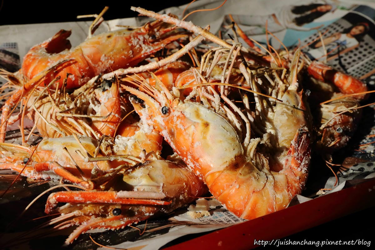 【遊║新北中和】全球複合式休閒館～釣蝦/保齡球/棒球/壘球/射擊/射箭，揪團來運動囉！