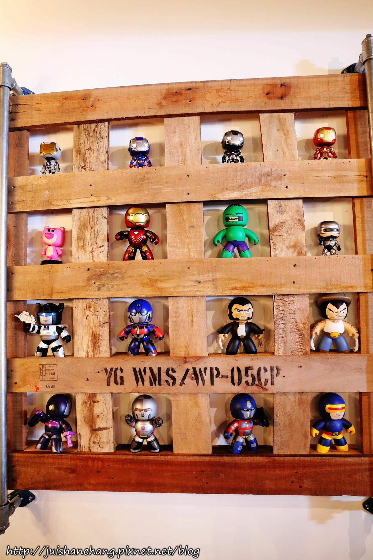 【食║台北】超有創意工業風美式咖啡廳。TankQ Cafe & Bar～早午餐手提箱提著走？！