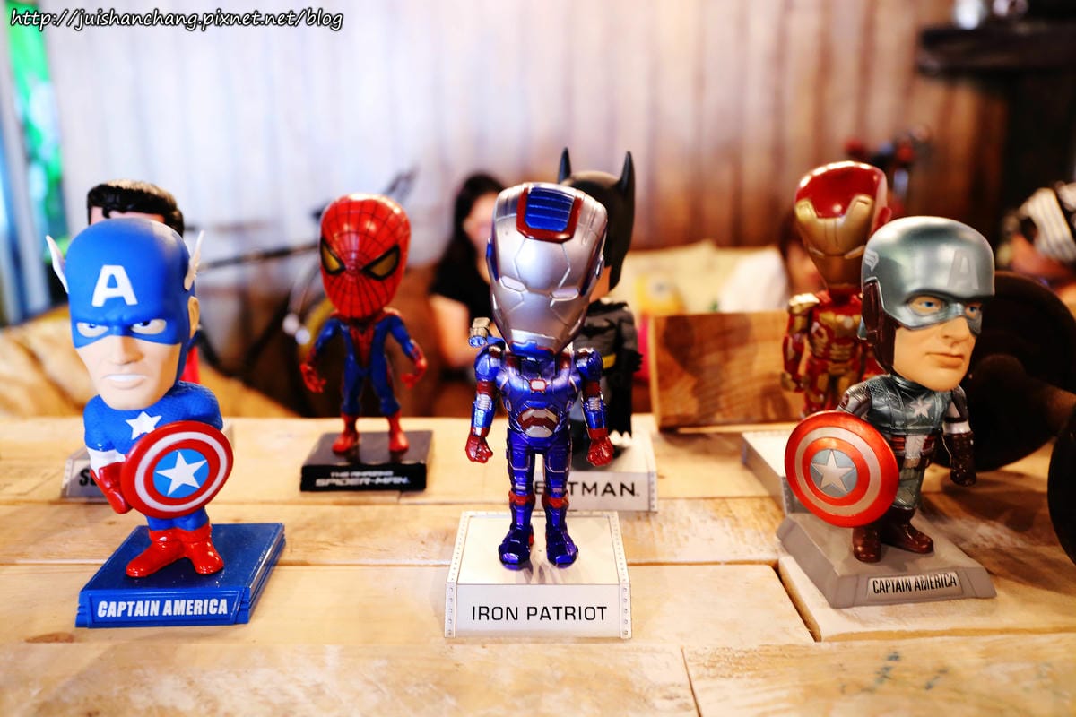 【食║台北】超有創意工業風美式咖啡廳。TankQ Cafe & Bar～早午餐手提箱提著走？！