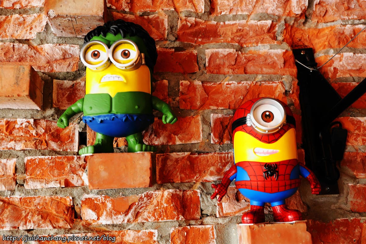 【食║台北】超有創意工業風美式咖啡廳。TankQ Cafe & Bar～早午餐手提箱提著走？！