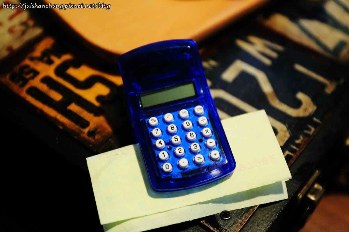 【食║台北】超有創意工業風美式咖啡廳。TankQ Cafe & Bar～早午餐手提箱提著走？！