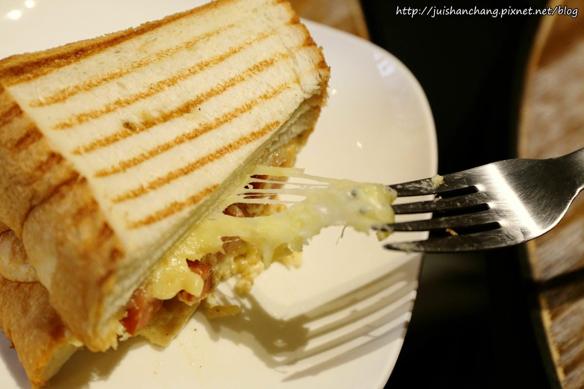 【食║台北】C.C. KISS Coffee&Cake〜可愛的鑄鐵鍋麵包們，皮脆心軟，棒！