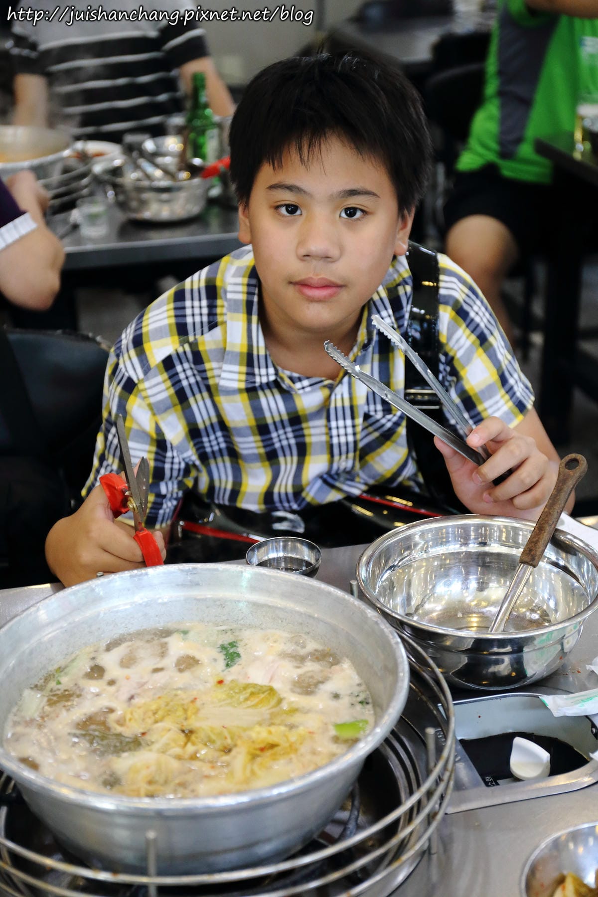 【2014。韓國首爾自由行║東大門站】陳玉華奶奶元祖一隻雞〜 傳說中不吃不可之韓國美食，沒吃過不要說你到過韓國！