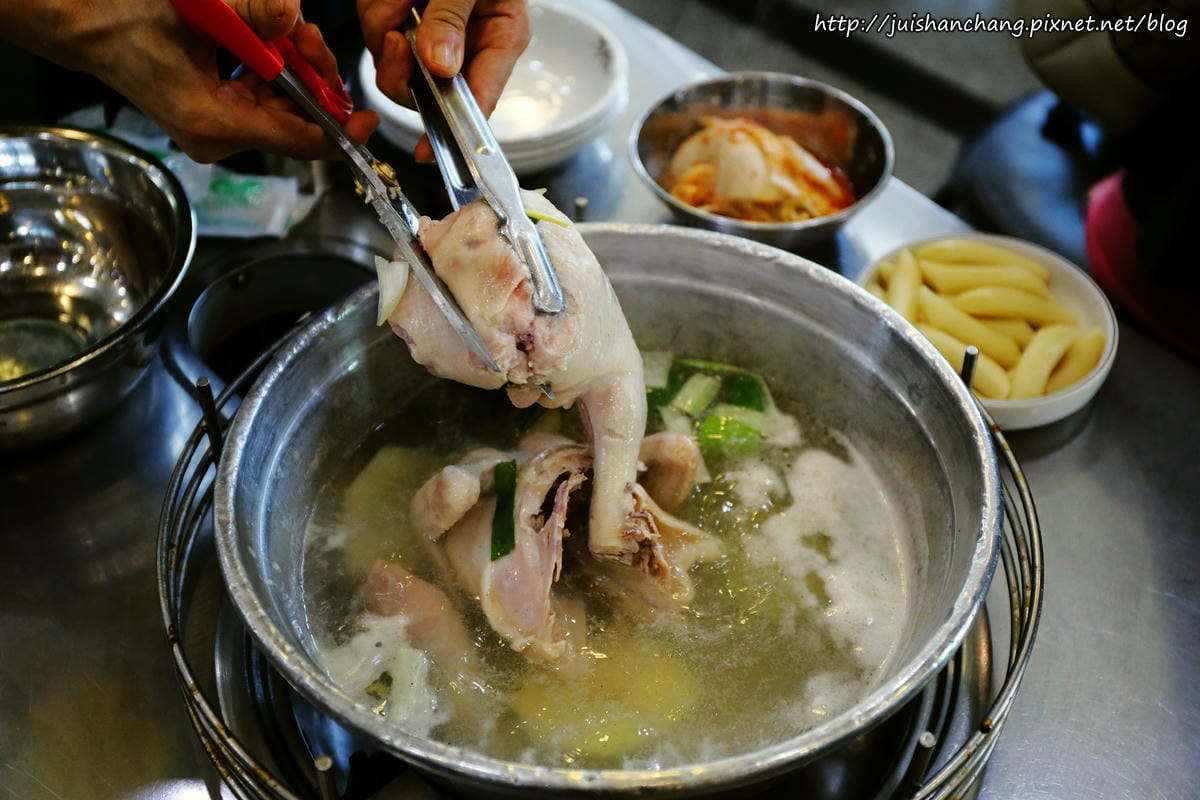 【2014。韓國首爾自由行║東大門站】陳玉華奶奶元祖一隻雞〜 傳說中不吃不可之韓國美食，沒吃過不要說你到過韓國！