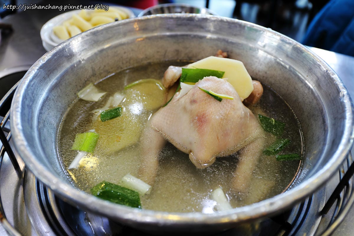 【2014。韓國首爾自由行║東大門站】陳玉華奶奶元祖一隻雞〜 傳說中不吃不可之韓國美食，沒吃過不要說你到過韓國！