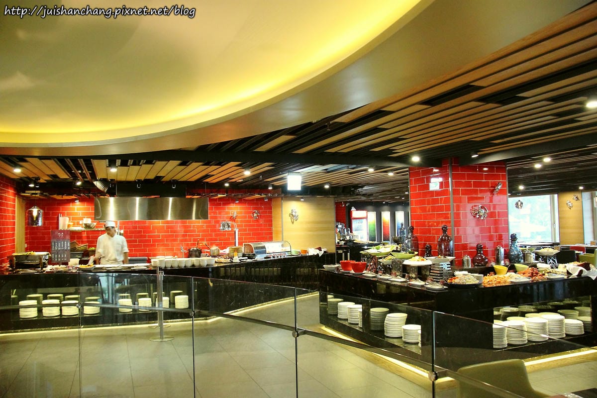 【食║新北萬里】野柳泊逸渡假酒店漁人廚房〜親水暢遊，海陸饗宴。當令鮮美海鮮Buffet吃到飽。野柳美食、美景親子一日遊！