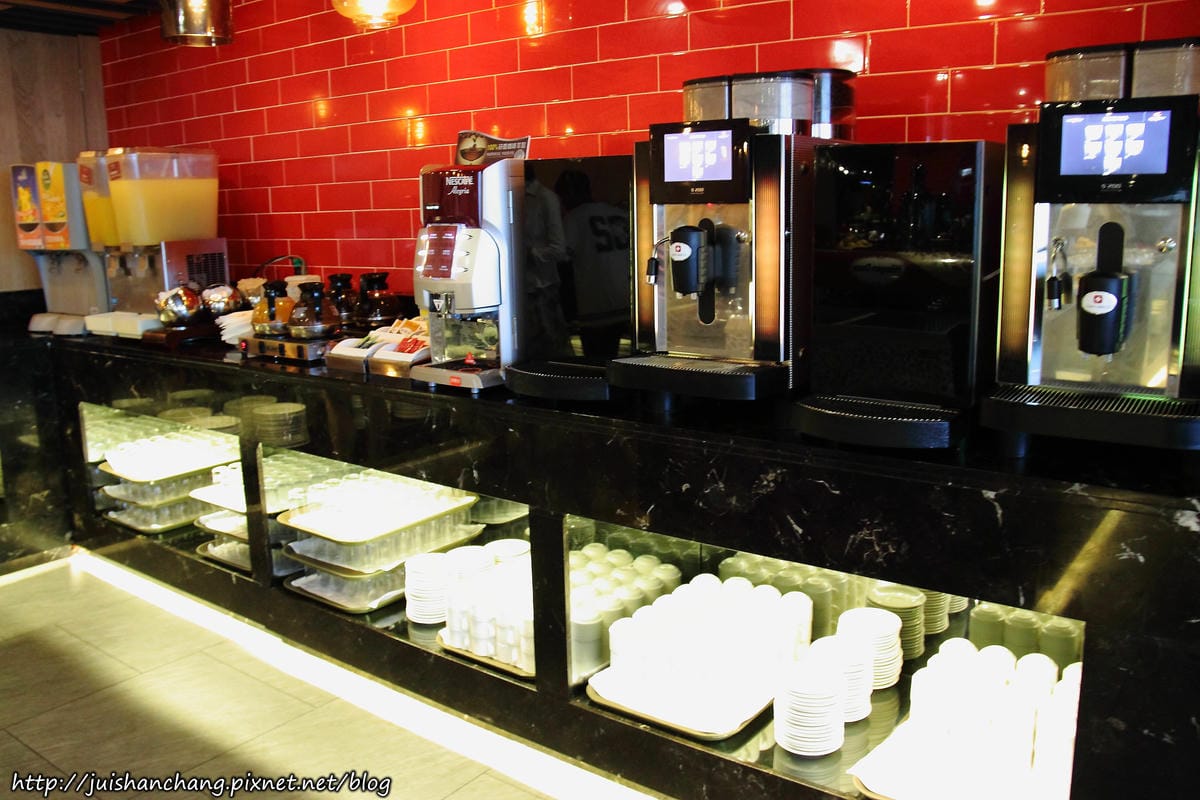 【食║新北萬里】野柳泊逸渡假酒店漁人廚房〜親水暢遊，海陸饗宴。當令鮮美海鮮Buffet吃到飽。野柳美食、美景親子一日遊！