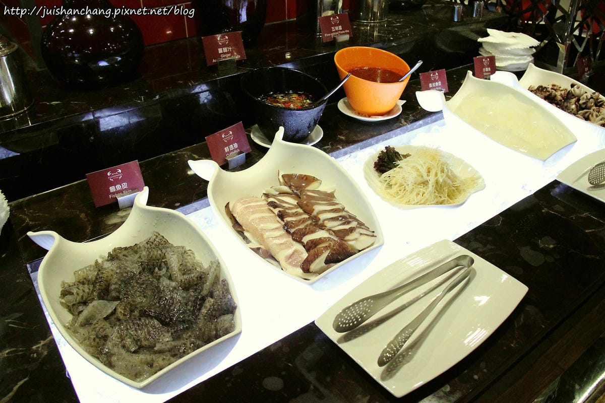 【食║新北萬里】野柳泊逸渡假酒店漁人廚房〜親水暢遊，海陸饗宴。當令鮮美海鮮Buffet吃到飽。野柳美食、美景親子一日遊！