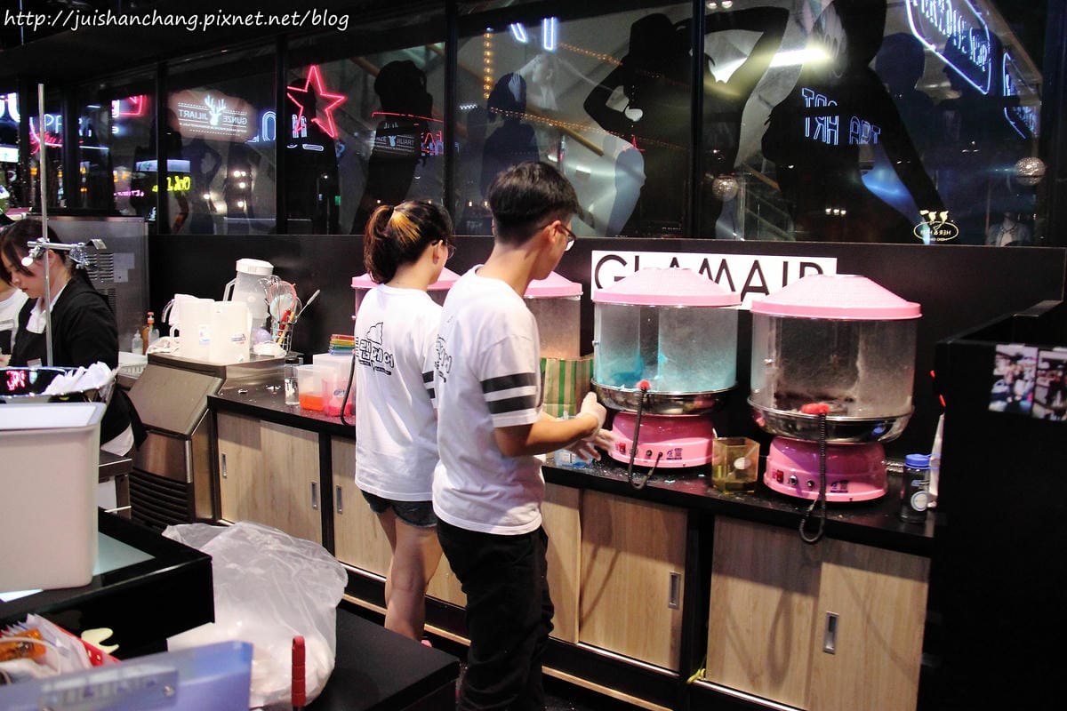 【食║台北】韓國GLAMAIR棉花糖冰淇淋〜雨天限量版烏雲棉花糖+彩虹棉花糖，棉花糖冰淇淋擄獲少女心。。。