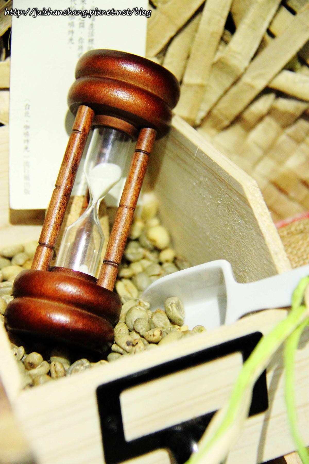 【食║新北蘆洲】魚缸珈琲〜魚缸裡沒有金魚，只有華麗的甜點。蘆洲人的秘密基地。