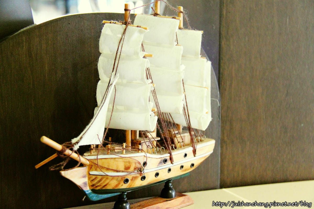 【食║新北蘆洲】魚缸珈琲〜魚缸裡沒有金魚，只有華麗的甜點。蘆洲人的秘密基地。