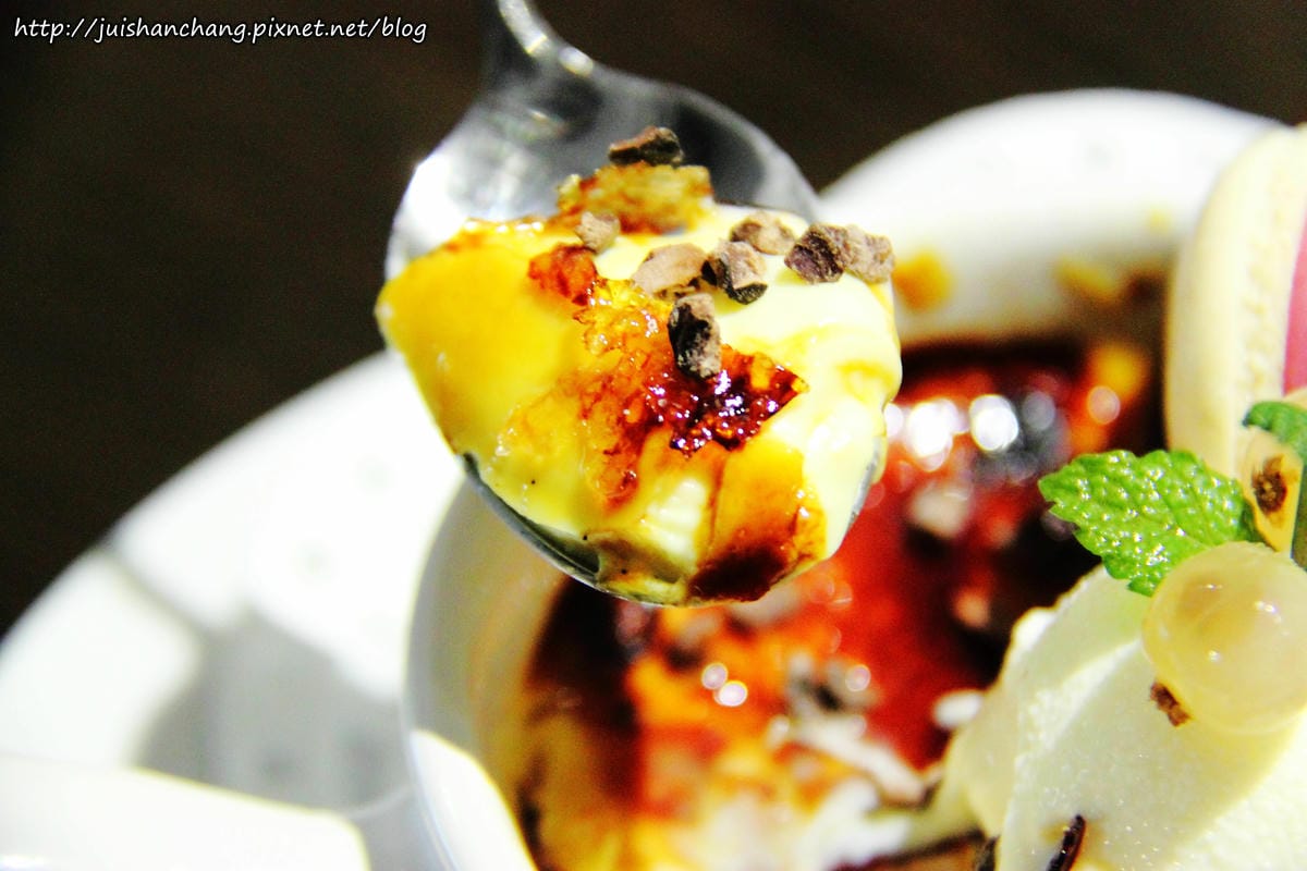 【食║新北蘆洲】魚缸珈琲〜魚缸裡沒有金魚，只有華麗的甜點。蘆洲人的秘密基地。