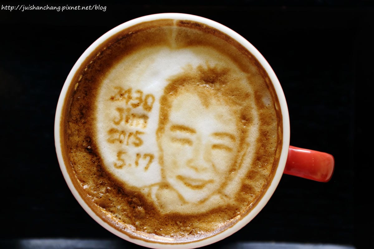 【食║彰化】吉米好站〜只屬於你的咖啡拉花。賣咖啡兼展畫的藝文咖啡館。