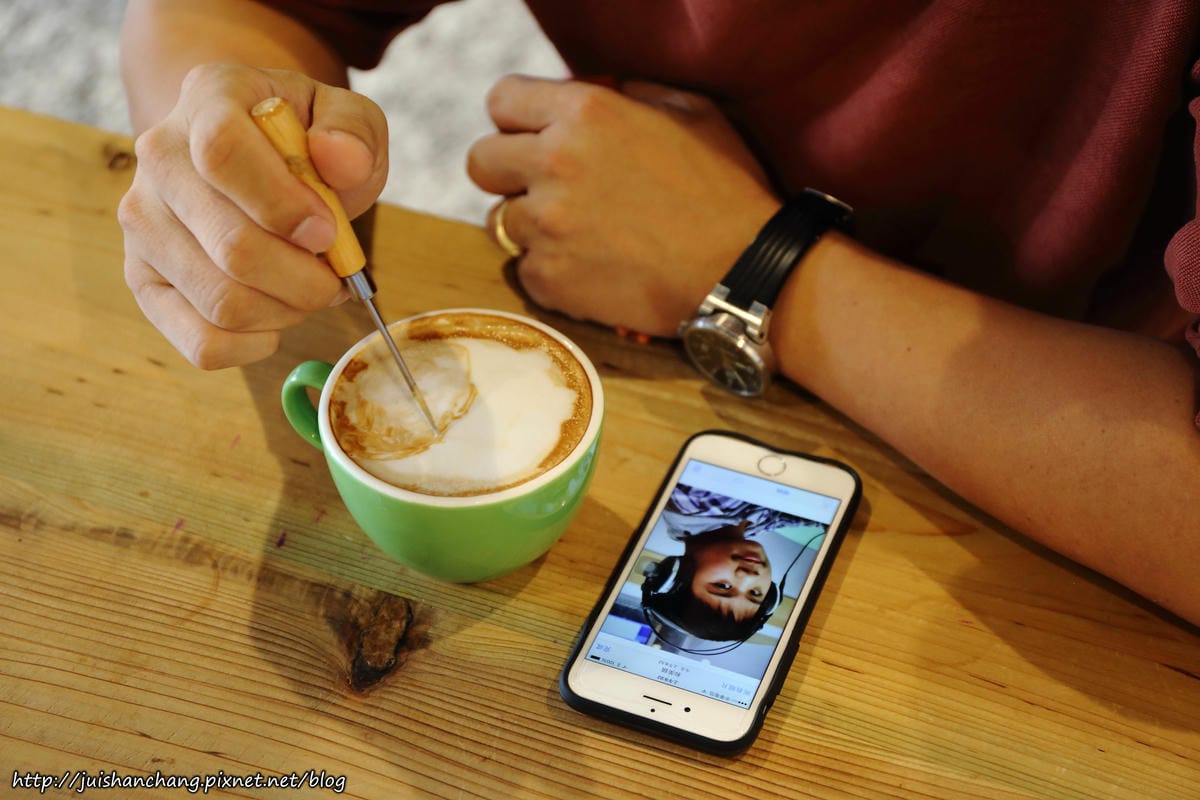 【食║彰化】吉米好站〜只屬於你的咖啡拉花。賣咖啡兼展畫的藝文咖啡館。