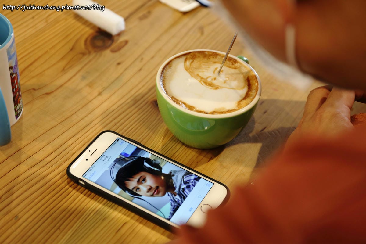 【食║彰化】吉米好站〜只屬於你的咖啡拉花。賣咖啡兼展畫的藝文咖啡館。