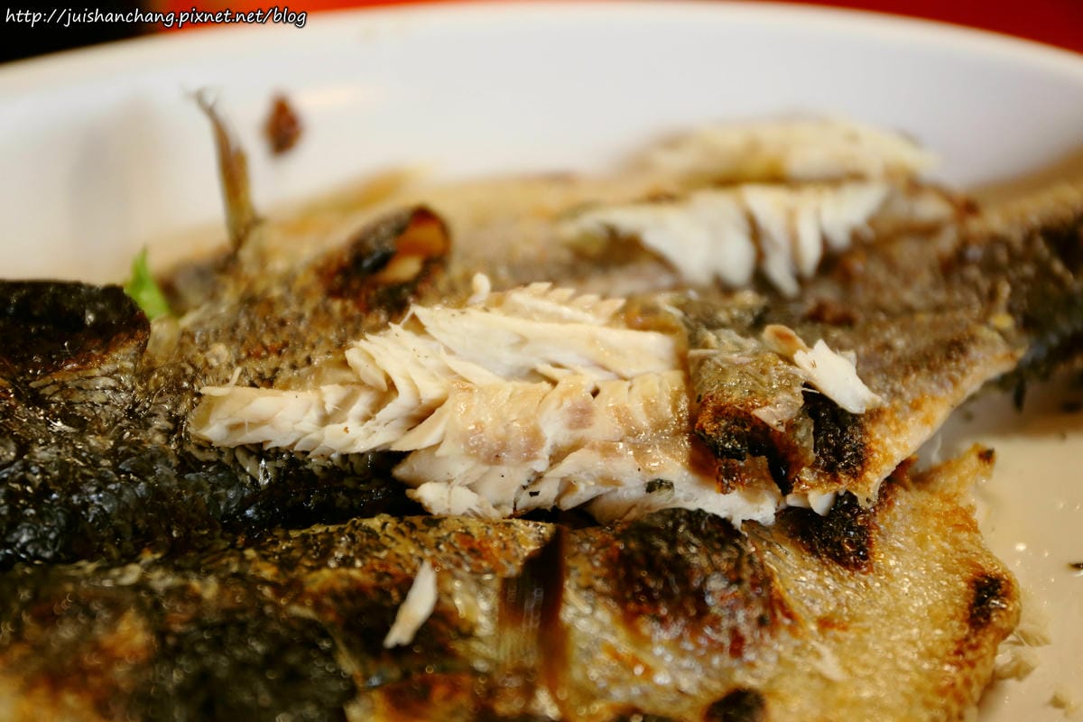 【食║彰化】沙里仙鱘龍魚餐廳〜美味鱘龍魚大餐。鱘龍魚好幾吃，全身都是寶！