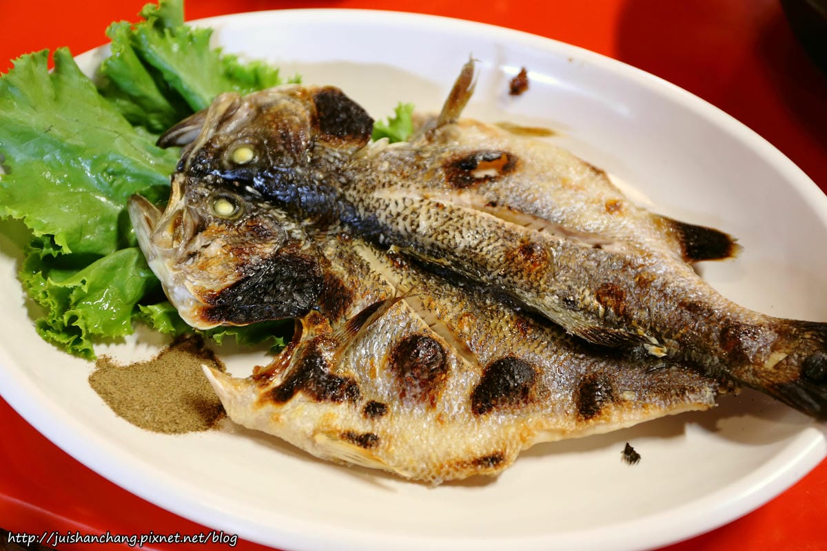 【食║彰化】沙里仙鱘龍魚餐廳〜美味鱘龍魚大餐。鱘龍魚好幾吃，全身都是寶！
