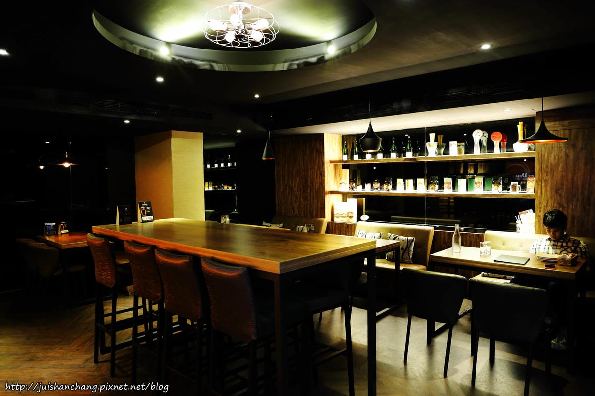 【食║台北】Move Deluxe 燄〜台北巷弄中的美食。新義式料理創意料理。獨特鳥籠裝潢。