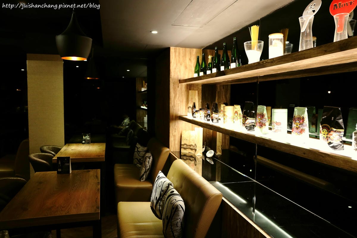 【食║台北】Move Deluxe 燄〜台北巷弄中的美食。新義式料理創意料理。獨特鳥籠裝潢。